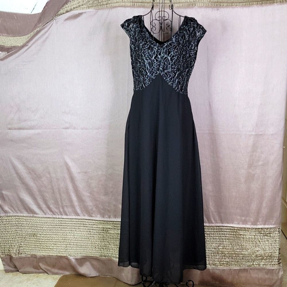 Black Floral Lace Bodice Cap Sleeve‎ Evening Maxi Dress Medium NWOT